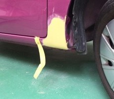 フェンダーの板金修理(凹みの引き出し) 小平市のお客様三菱・ミラージュの修理依頼のサムネイル